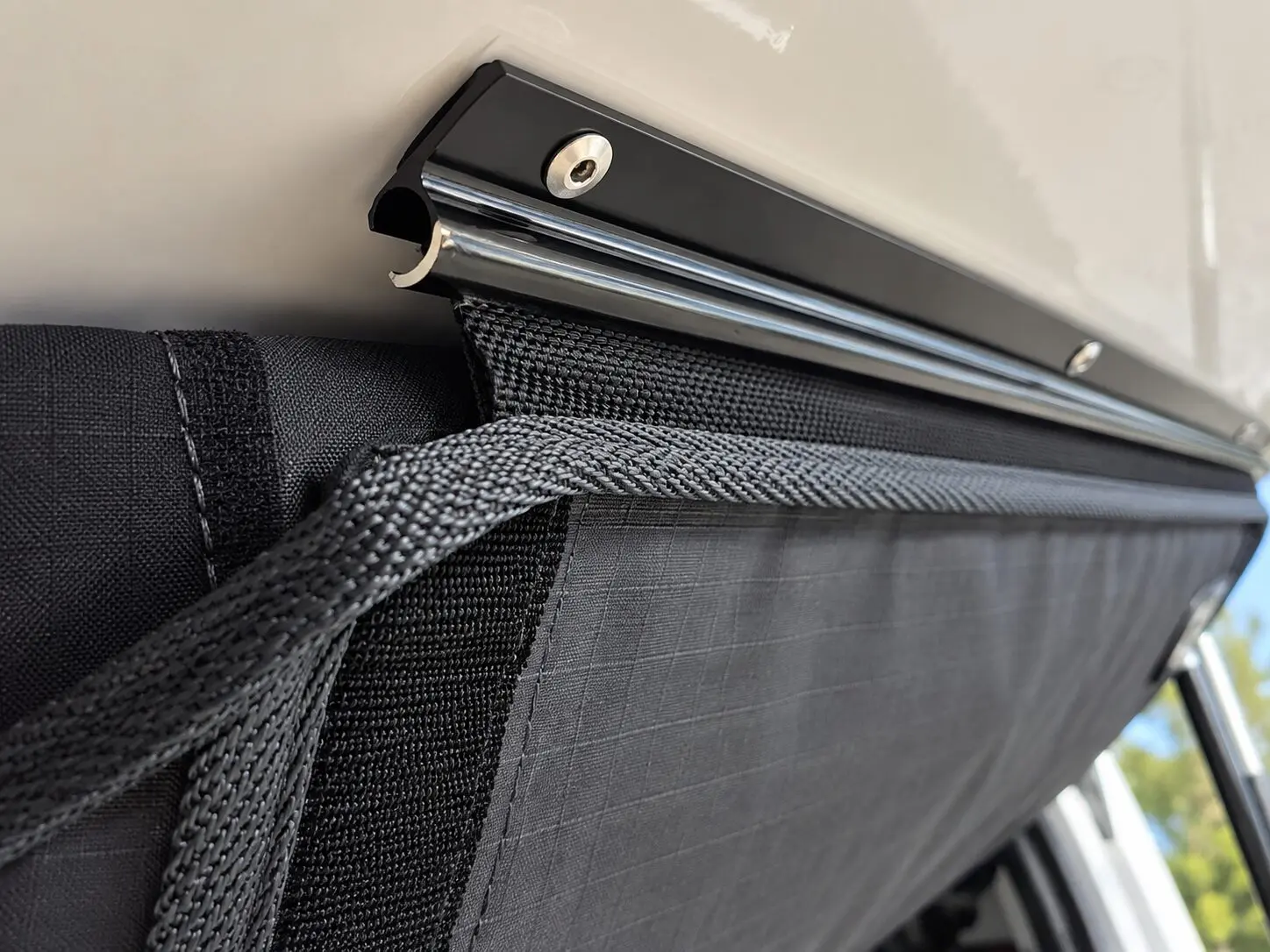 Recovery Tracks Bag - Wall Mountable - 4