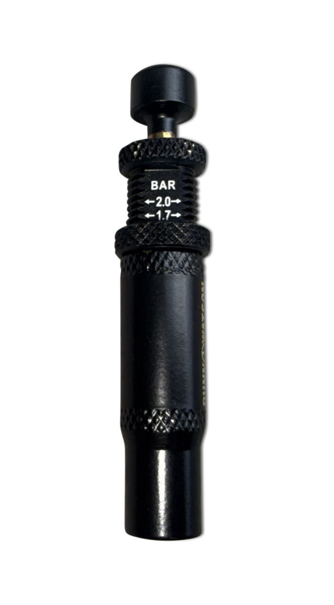 AUTOMATIC TYRE DEFLATOR FOUR PACK SHOWING PRESET BAR