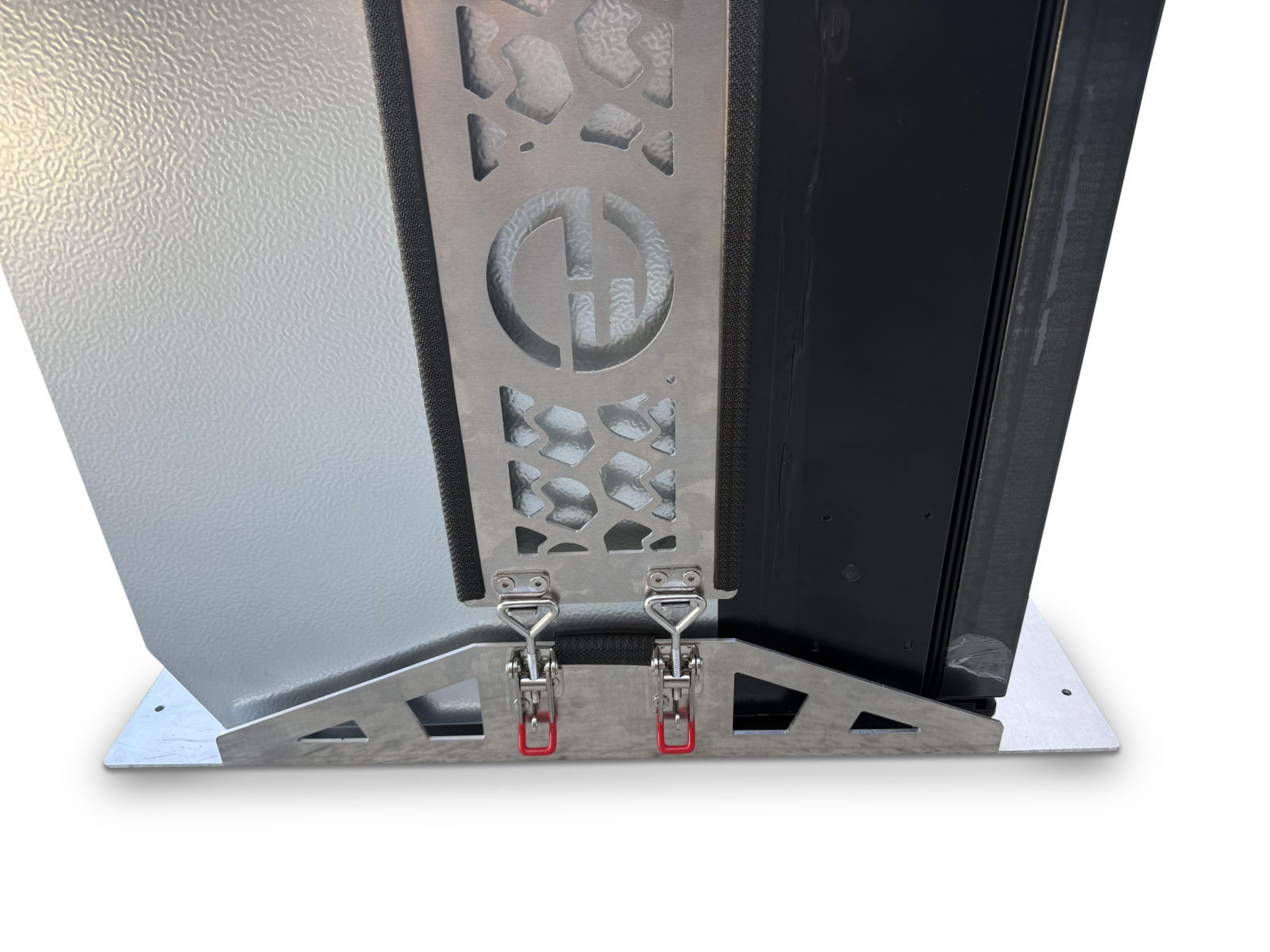 Dunn Watson Universael Fridge Enclusure Clamping Mechanism